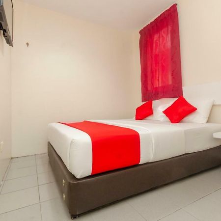 Oyo 1010 Skudai Hotel Esterno foto