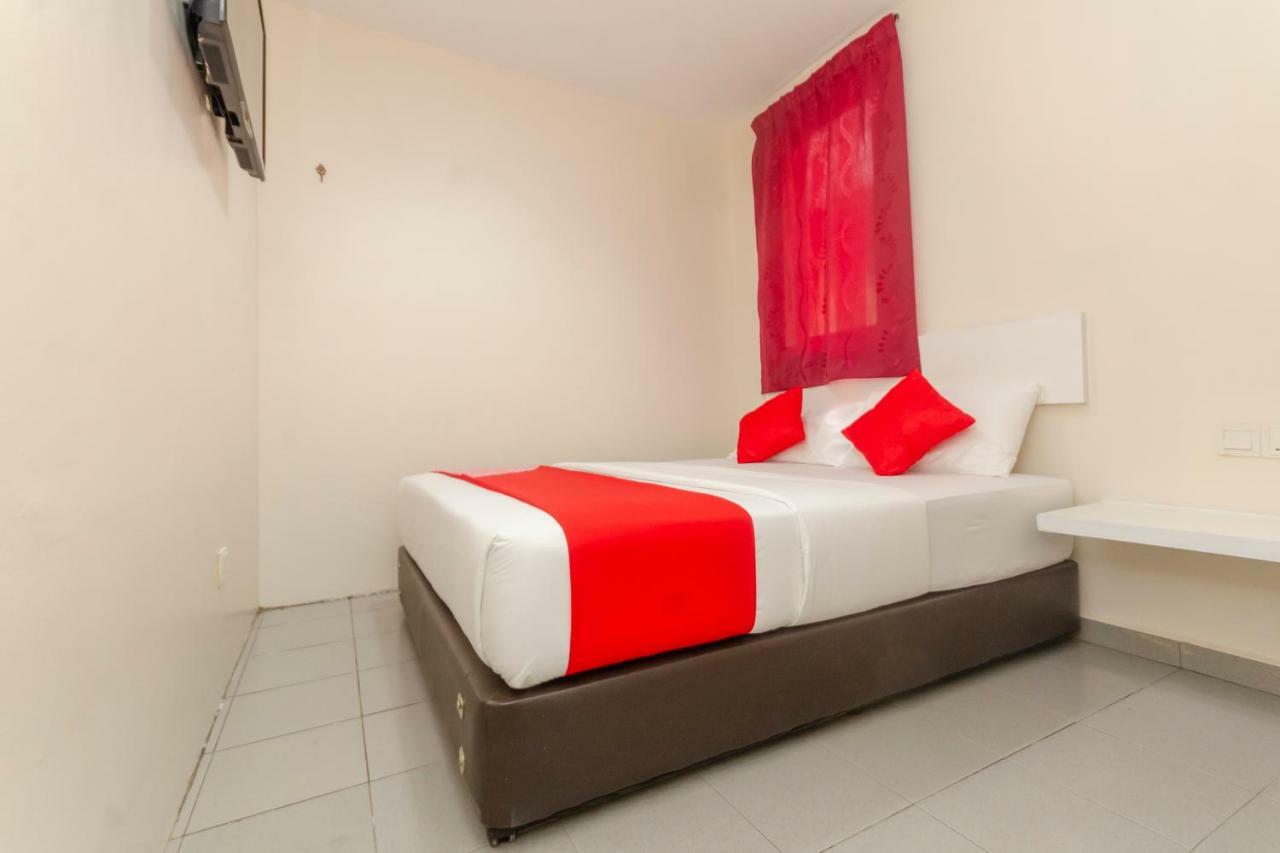 Oyo 1010 Skudai Hotel Esterno foto