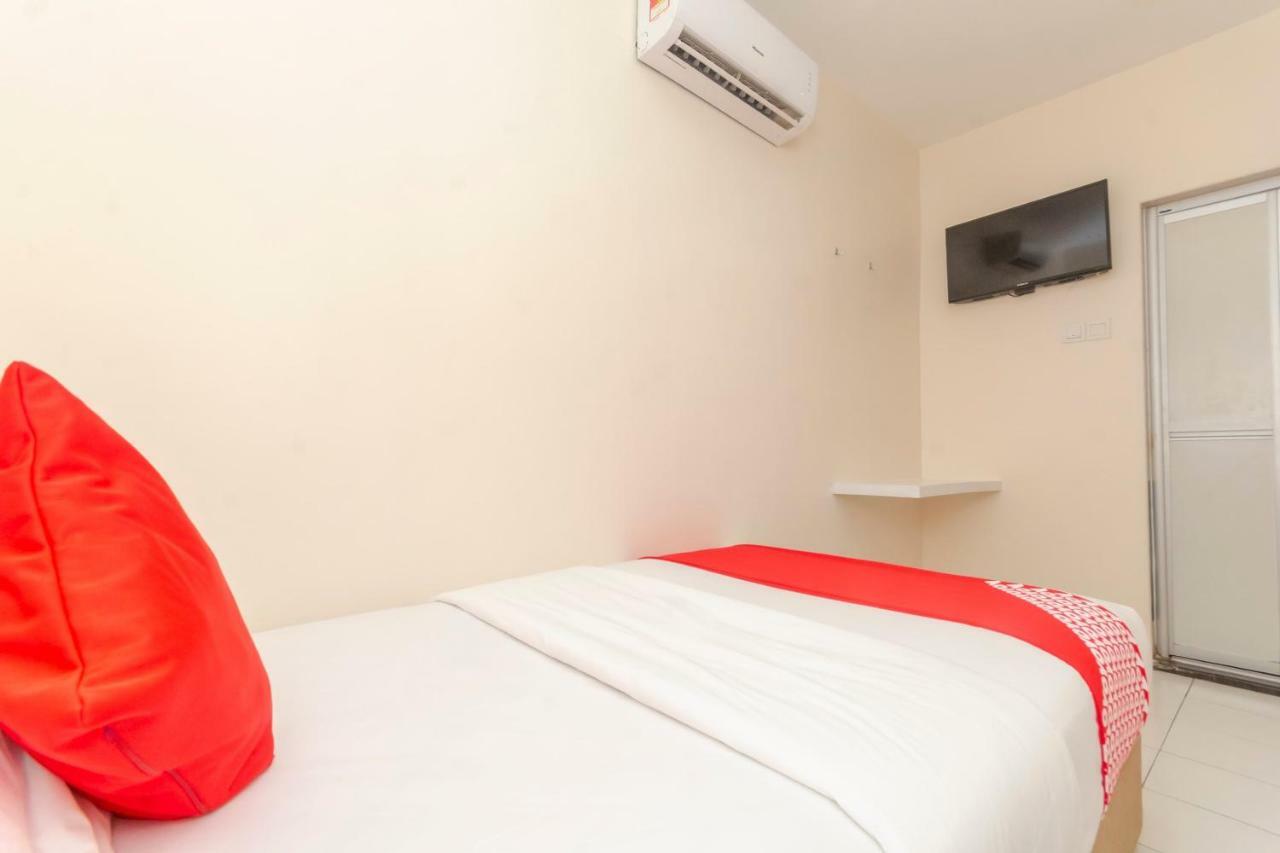 Oyo 1010 Skudai Hotel Esterno foto