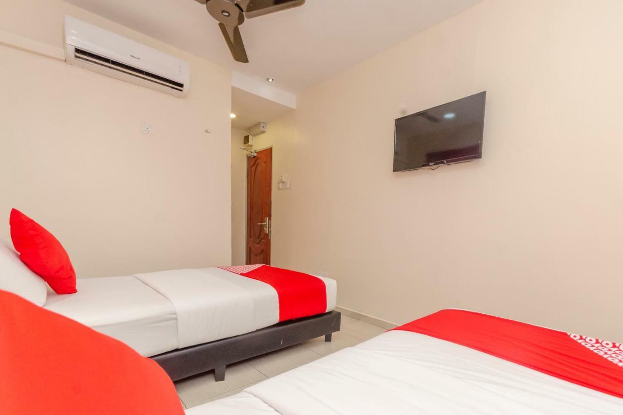 Oyo 1010 Skudai Hotel Esterno foto